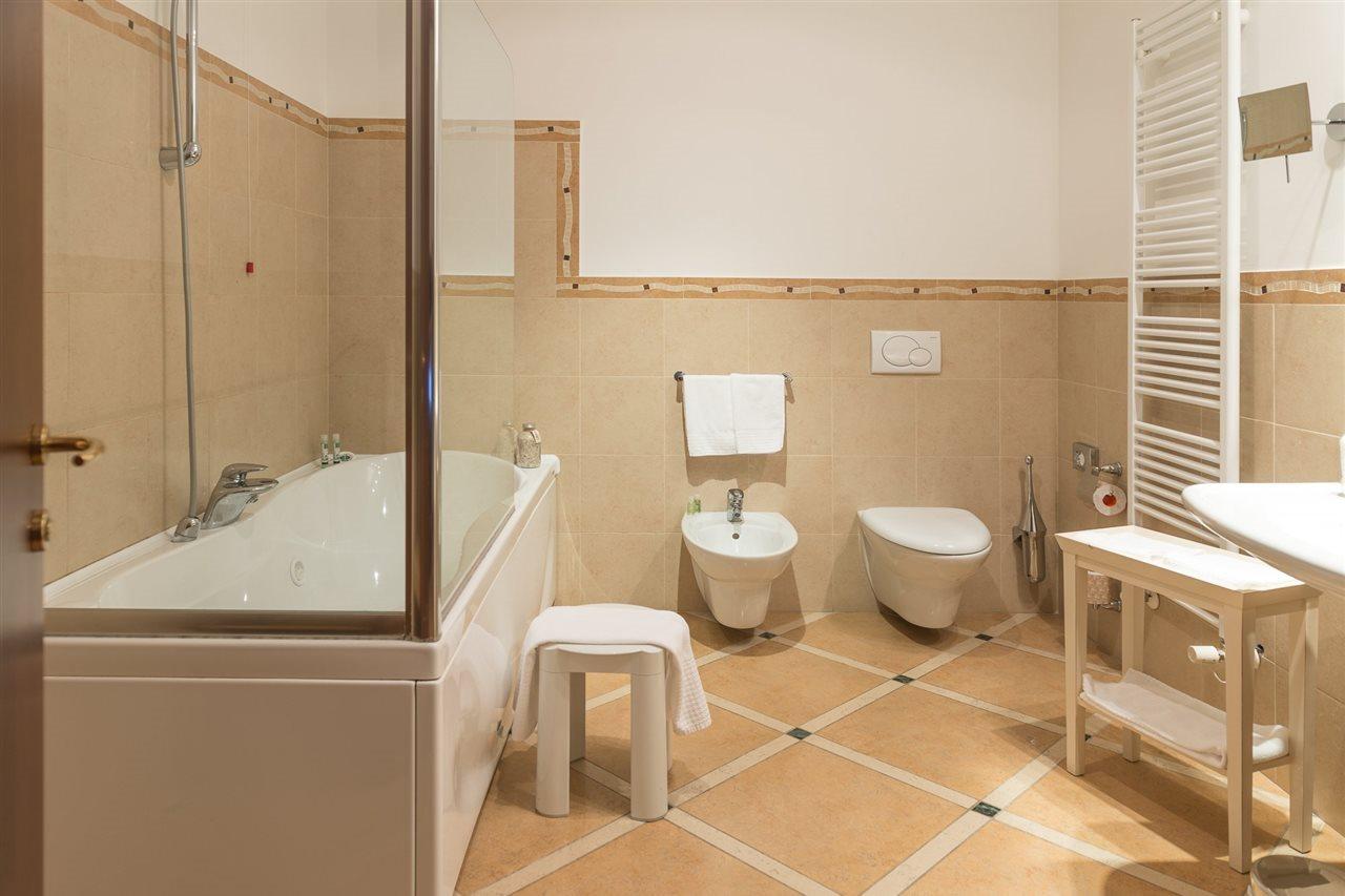 Gallery Hotel เรกานาติ ภายนอก รูปภาพ