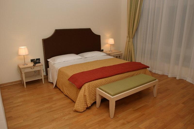 Gallery Hotel เรกานาติ ภายนอก รูปภาพ