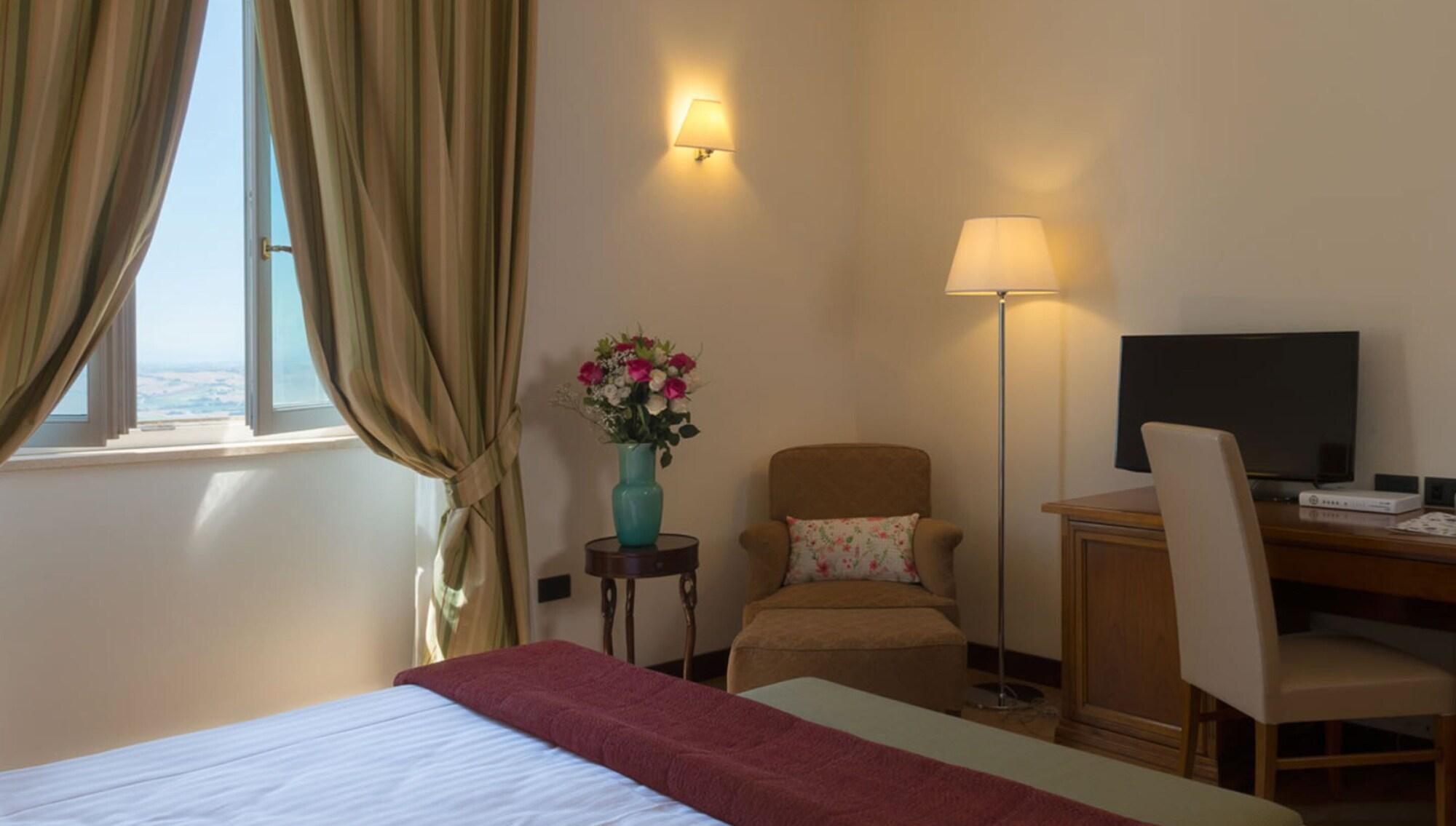 Gallery Hotel เรกานาติ ภายนอก รูปภาพ