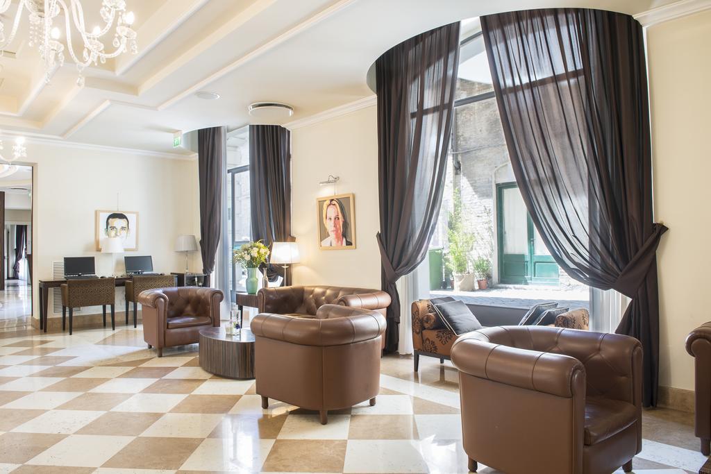 Gallery Hotel เรกานาติ ภายนอก รูปภาพ