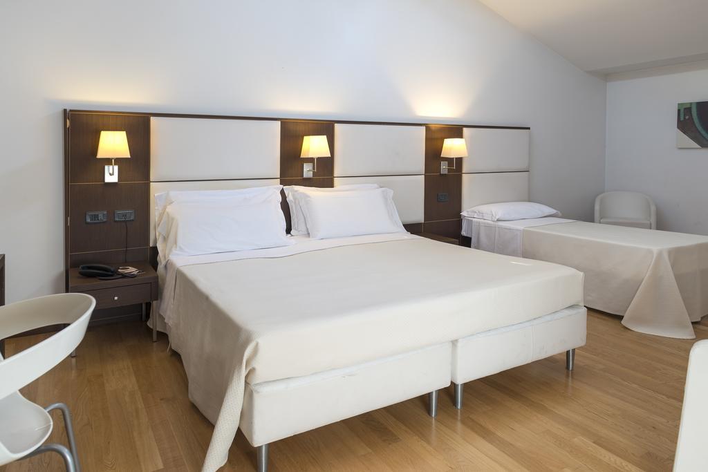 Gallery Hotel เรกานาติ ภายนอก รูปภาพ