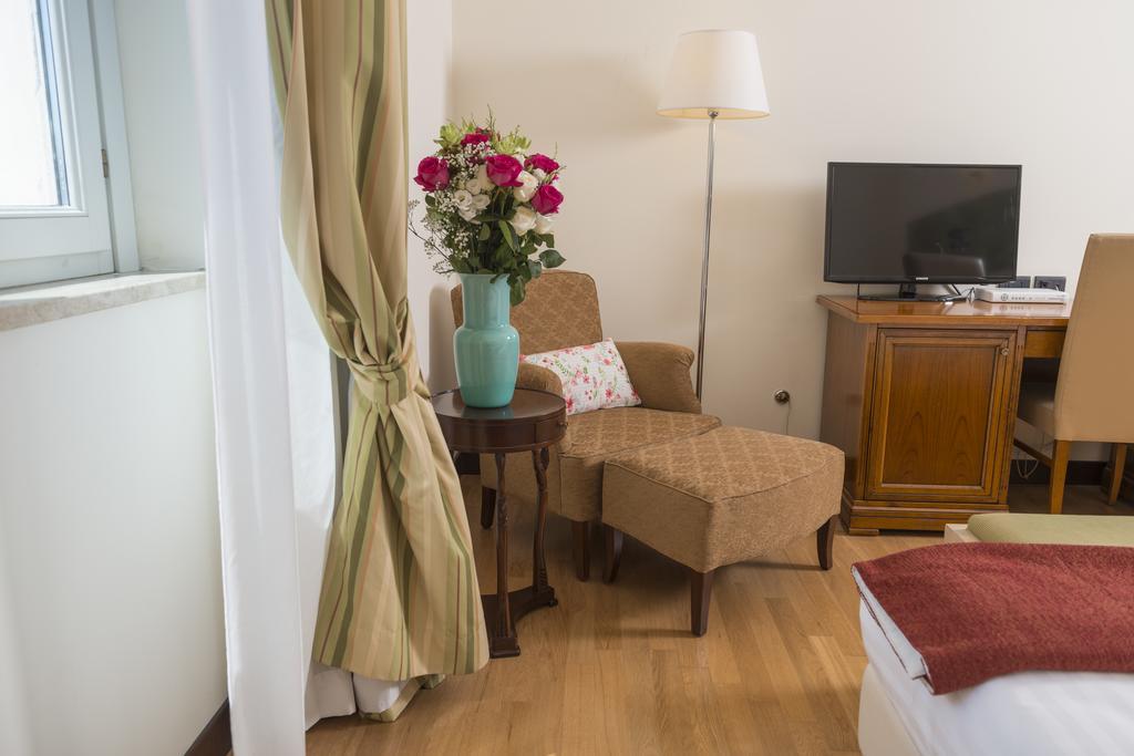 Gallery Hotel เรกานาติ ภายนอก รูปภาพ